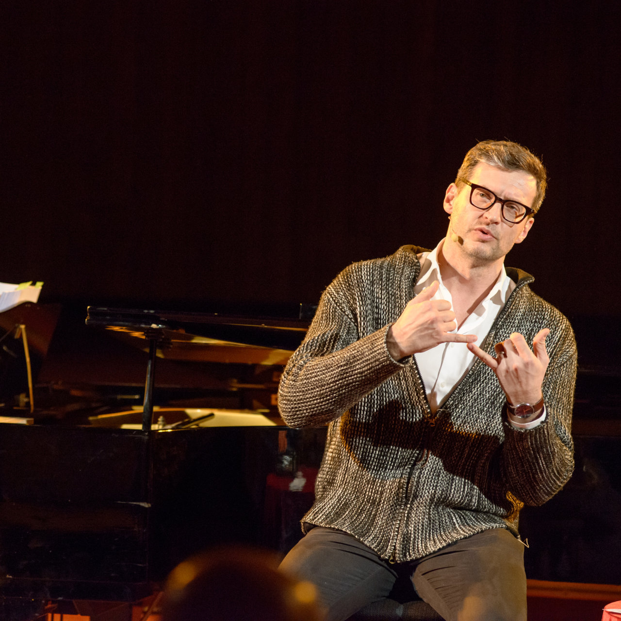 Pasitinkant „Turandot“: susitikimas su maestro Modestu Pitrėnu