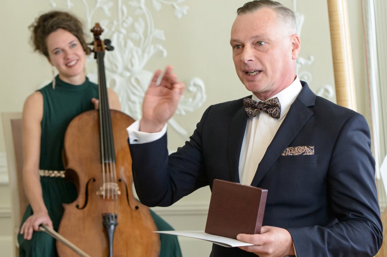 Dirigentui Martynui Staškui įteiktas reikšmingas apdovanojimas