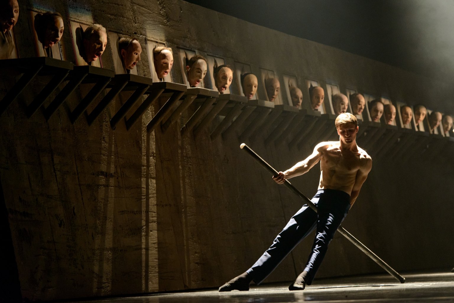 Publika susirinko klausytis šokio operos „Amžinybė ir viena diena“