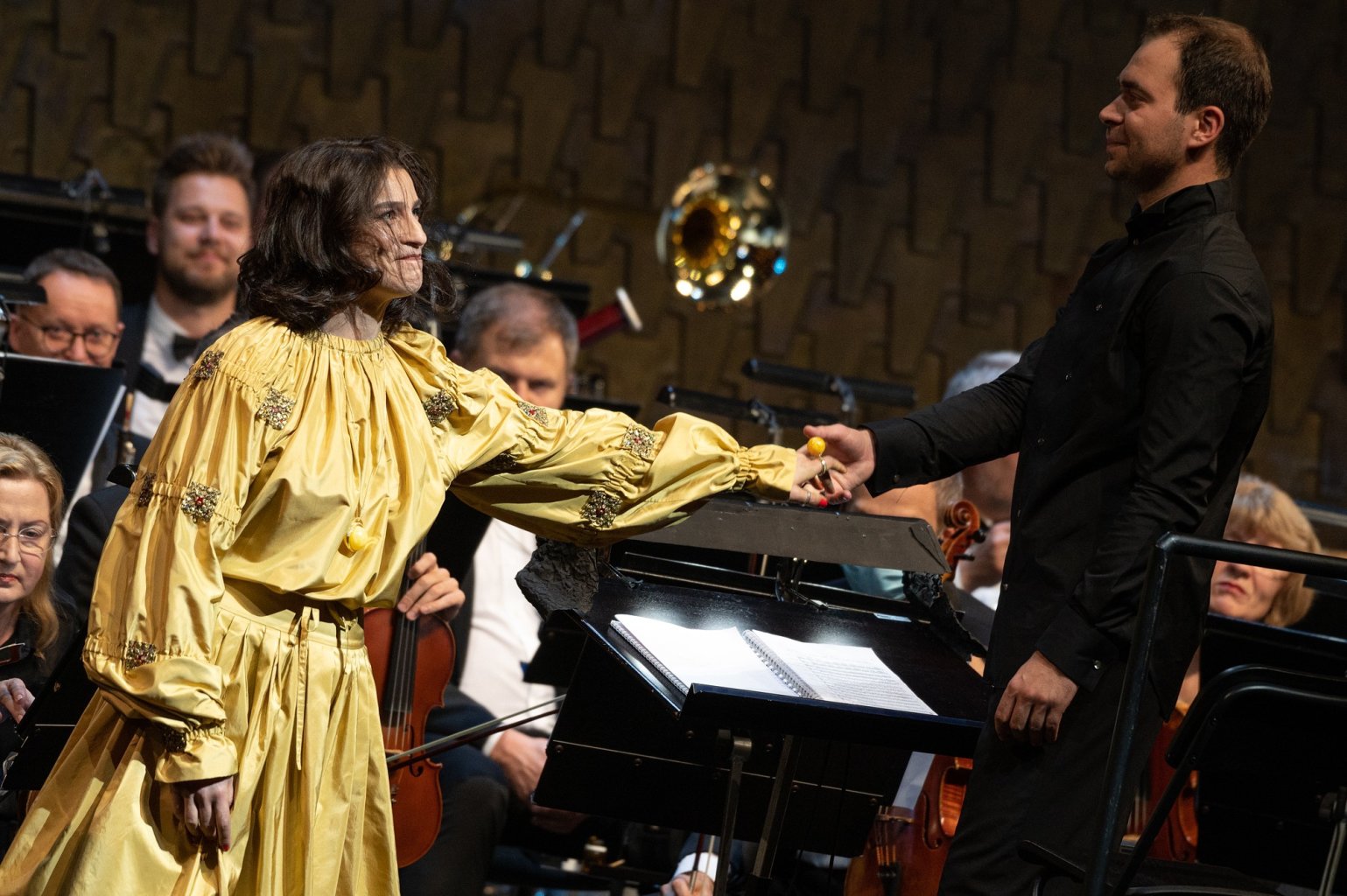 A. Grigorian pirmą kartą dainuoja diriguojant broliui Vartanui 