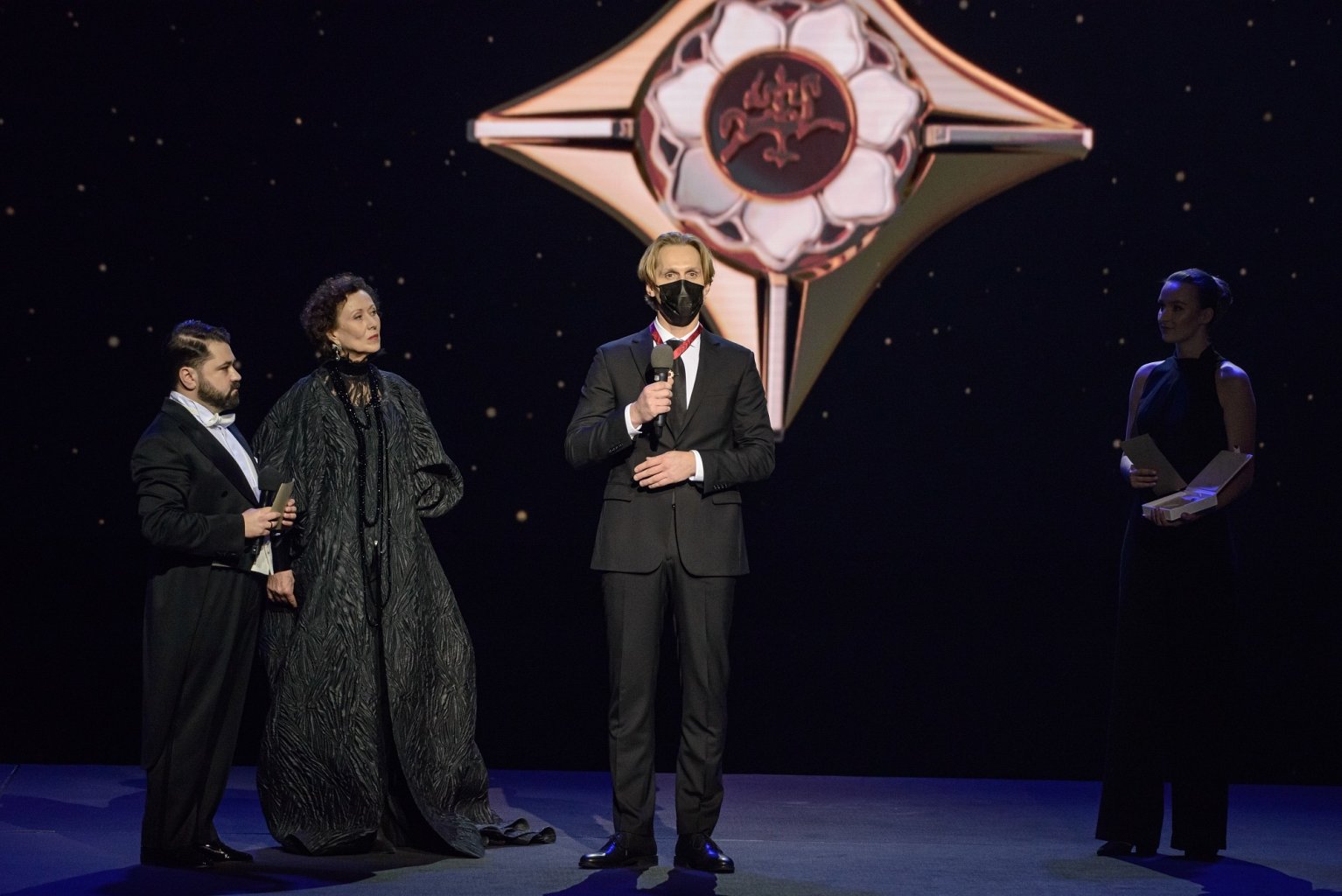 LNOBT spektakliams atiteko net penki „Auksiniai scenos kryžiai” 