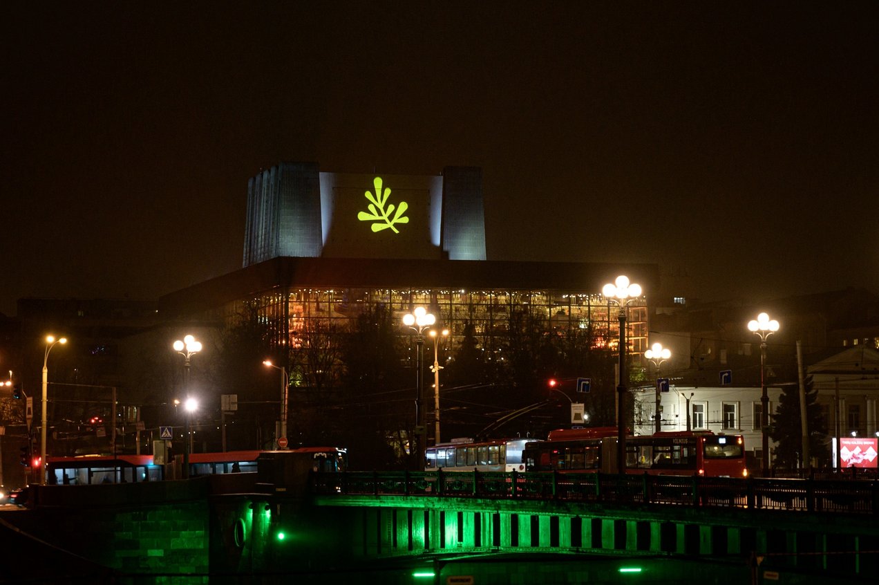 Vilniaus šviesų festivalis neaplenks LNOBT: ant teatro fasado – euforiškas siluetų šokis