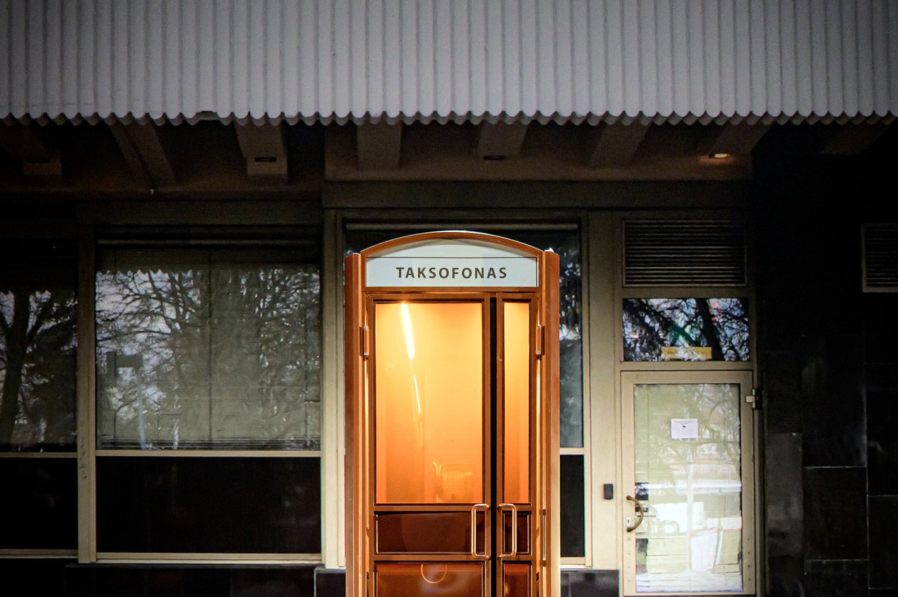 Išpažintis taksofono būdelėje: „Operos genomas“ kviečia dalyvauti kuriant šiuolaikinę operą