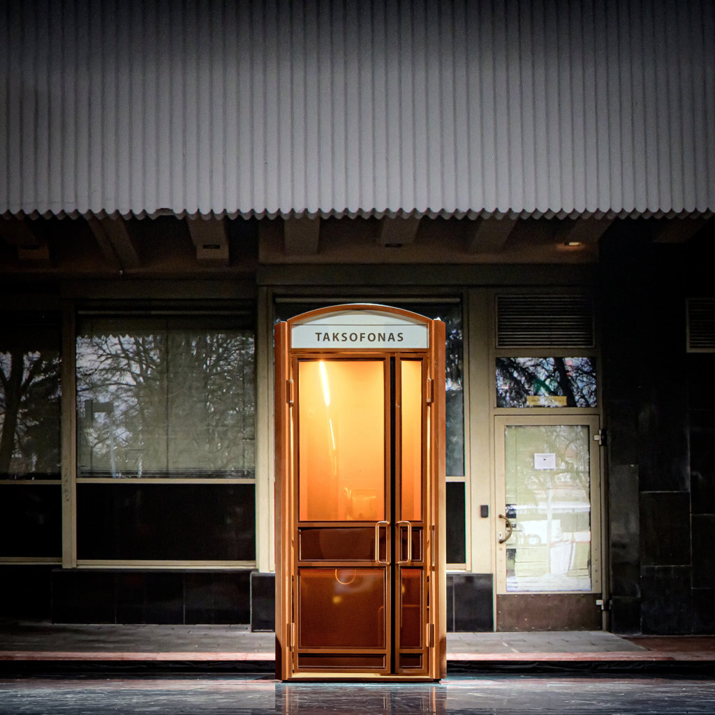 Išpažintis taksofono būdelėje: „Operos genomas“ kviečia dalyvauti kuriant šiuolaikinę operą