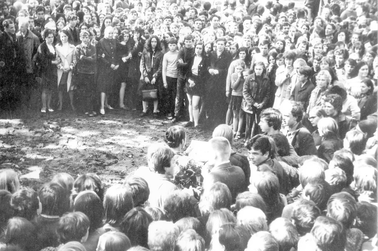 1972-ųjų įvykių liudininkai – apie juodus pavasarius ir rezistencijos simboliu tapusius džinsus 