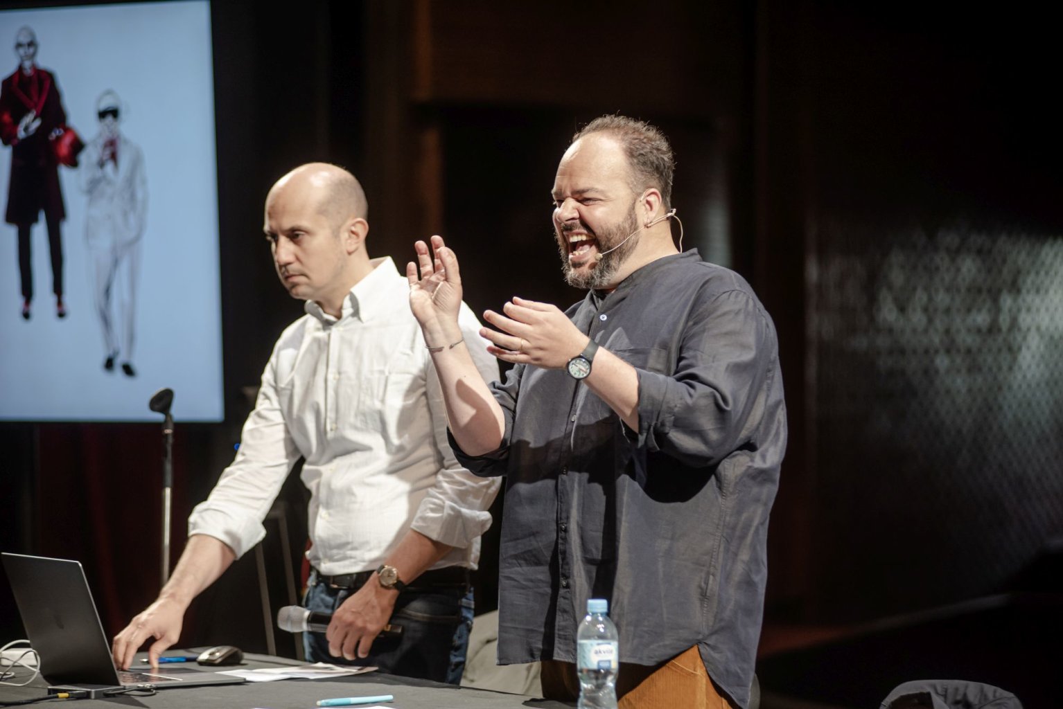 „Hofmano istorijų“ režisieriaus konkursą LNOBT laimėjęs italas pergalę dedikuoja savo močiutei