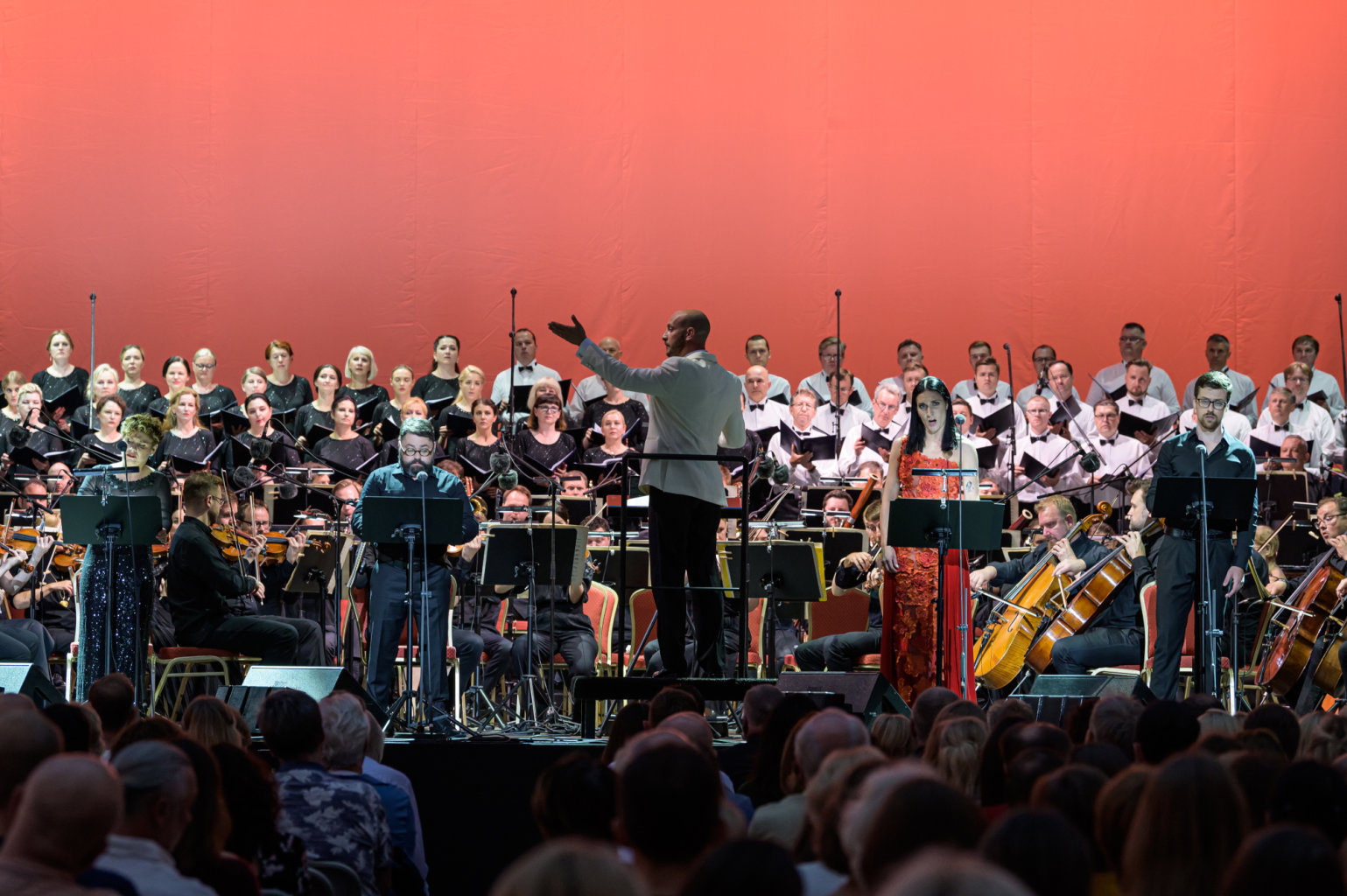 Ispaniškos muzikos ritmams festivalyje „LNOBT Open“ pritarė griaustinio aidai