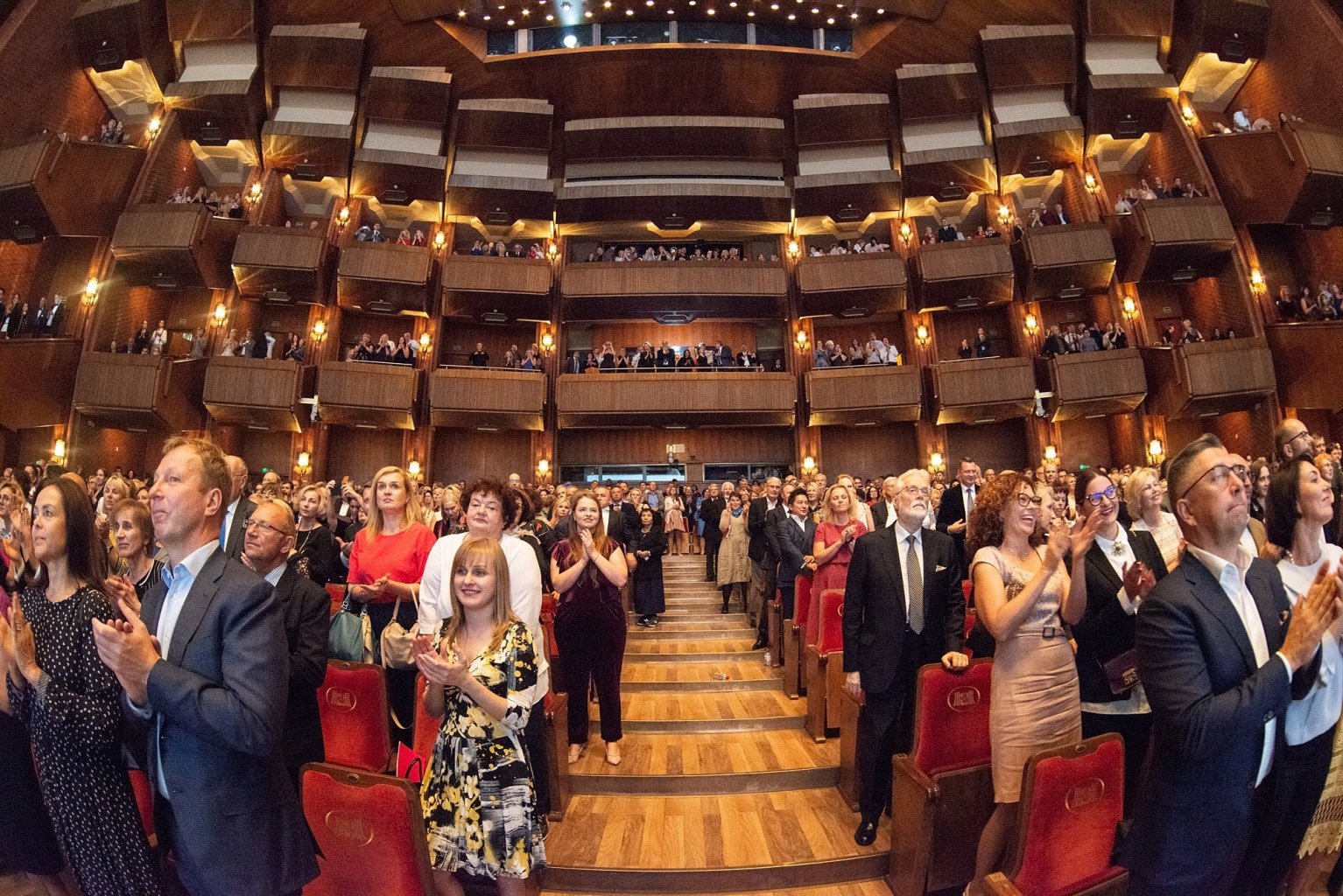 Keli žodžiai artėjančiai sezono pabaigai: scenos neturėsime, bet renginiai vyks