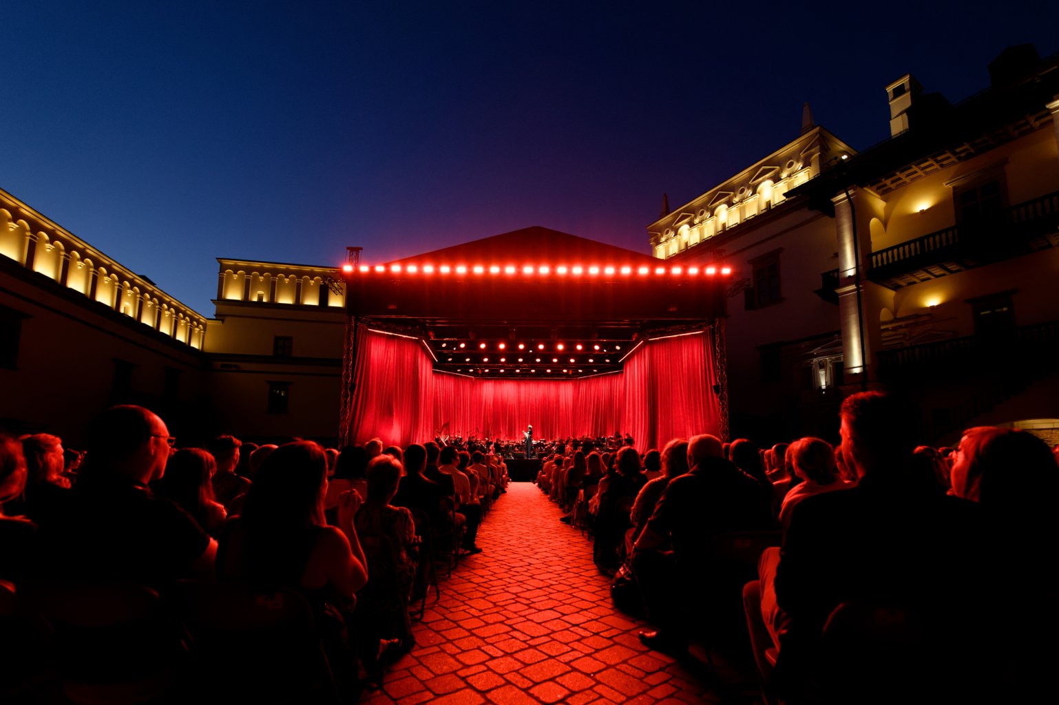 Monika Liu į vasaros nakties sceną žengė kartu su LNOBT simfoniniu orkestru