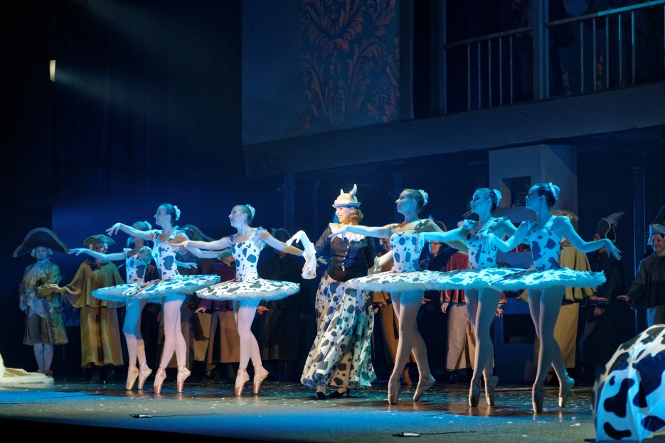 Five Miracles of Mary - 4